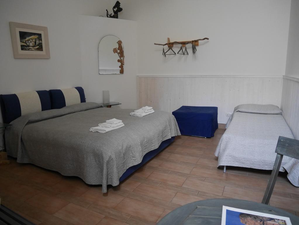 4 Camere A Trani Exterior foto
